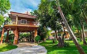 สวนสุเสนารีสอร์ท